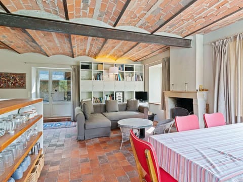 Farmhouse in Yevre-le-Chatel with Heated Pool Vacation rental in Île-de-France