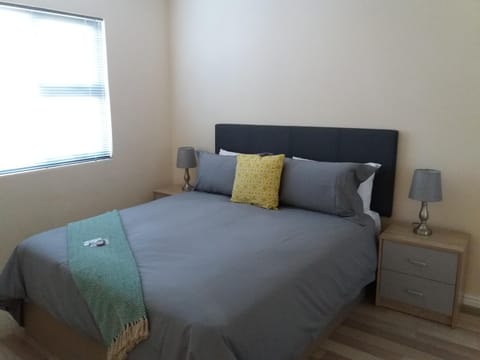 Flamingo Palms- 1 Bedroom Apartment with Views Apartment in Cape Town