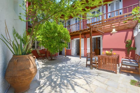 Traditional res next to Acropolis Vacation rental in Plaka