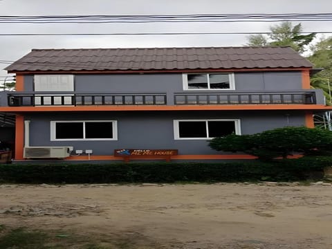 Hello Me Me House Hotel in Sala Dan