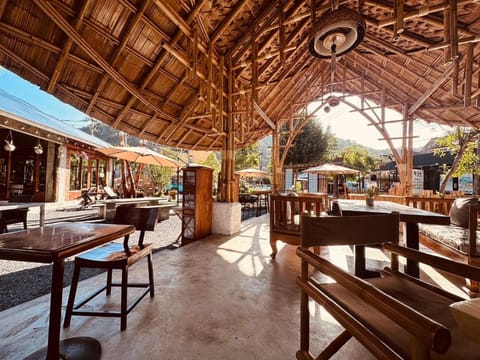 Cicada Lanta Resort Hotel in Sala Dan