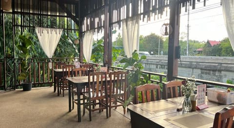 Garden Villa Khaolak Hotel in Khuekkhak