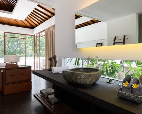 THE COMEBACK of JOY! STUNNING FIRST CLASS RETREAT! Villa in North Kuta
