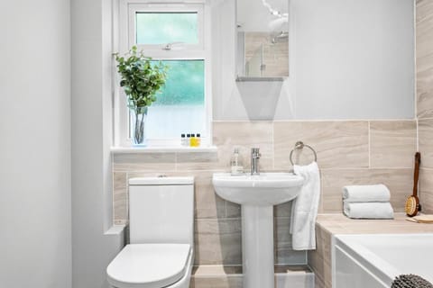 Old Walls Vineyard Lodge in Teignbridge