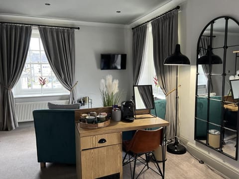 Devonshire Arms Hotel in Staffordshire Moorlands District