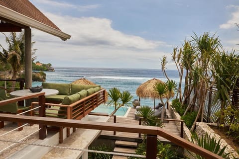 Purist Beach Villa in Nusapenida