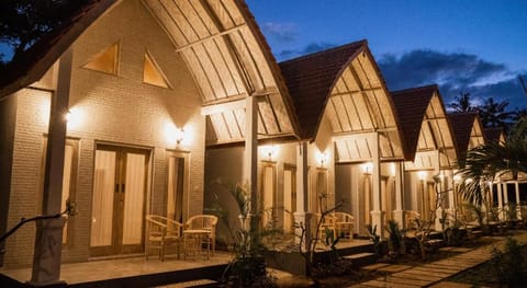 Kayu Kuning Cottage Campground/ 
RV Resort in Nusapenida