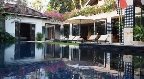 Pronoia Beach Resort Villa in Kuta