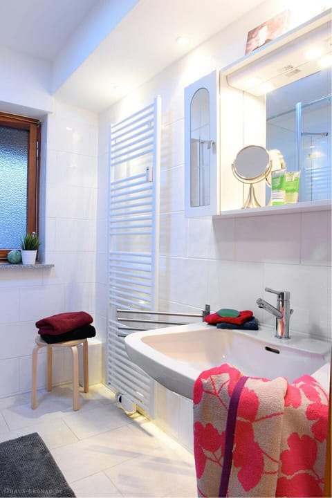 Haus-Gronau-de (Fewo C) Apartment in Bergisch Gladbach