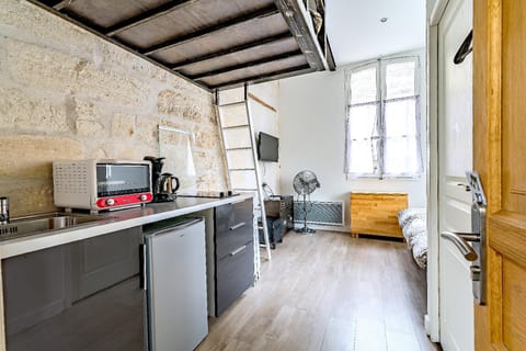 Studio Near Pont d'Avignon & Palais des Papes P2 Apartment in Avignon