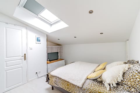 Bedroom Historical Center Place Crillon L3 Apartment in Avignon