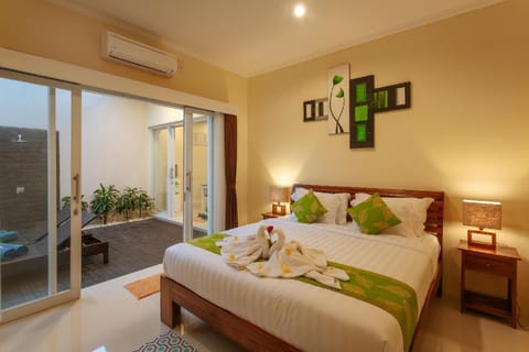 Villa Julie, Seminyak - 2 Bed Modern Pool Villa! Villa in Kuta