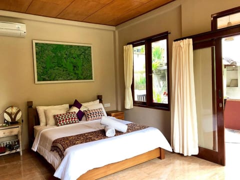 Suk's House 2-Live locally in family compound Ubud Vacation rental in Sukawati