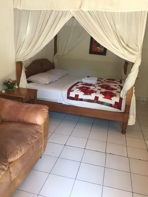 Barclona guesthouses lovina Vacation rental in Buleleng