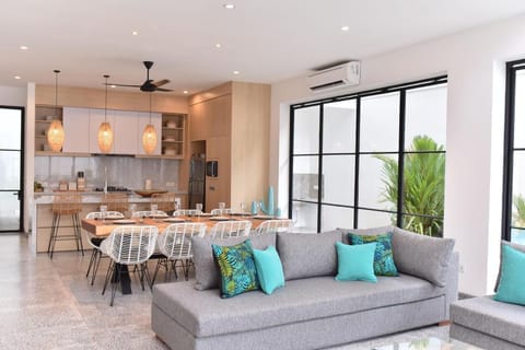 VILLA CRUZ  Luxury Villa close to FINNS BEACH CLUB Villa in North Kuta