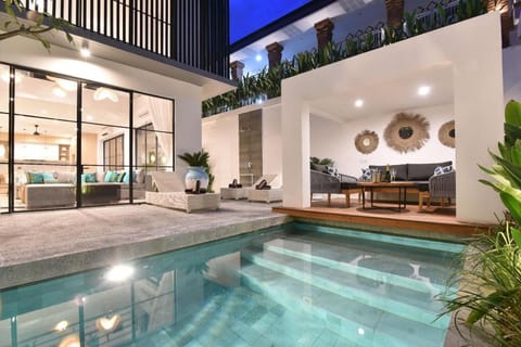 VILLA CRUZ  Luxury Villa close to FINNS BEACH CLUB Villa in North Kuta