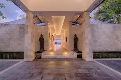 Kutus Kutus Saba Beach Villa Hotel in Blahbatuh