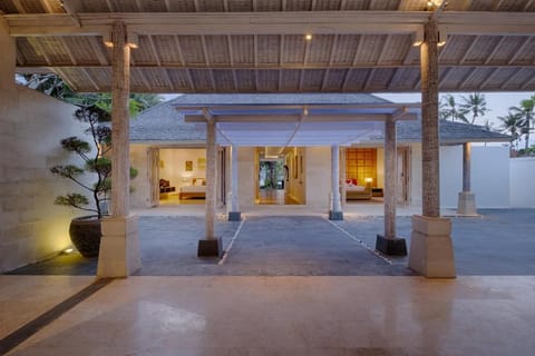 Kutus Kutus Saba Beach Villa Hotel in Blahbatuh