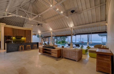 Kutus Kutus Saba Beach Villa Hotel in Blahbatuh