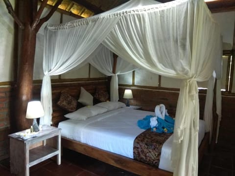 Bali forest cabin Villa in East Selemadeg