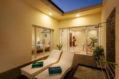 Villa Sydney, Seminyak - 2 Bed Modern Pool Villa! Villa in Kuta