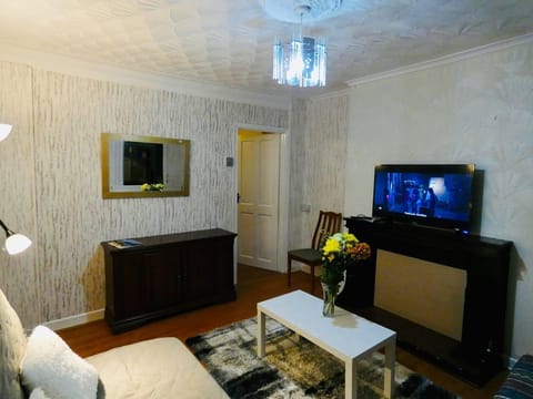 Entire Hill Breeze House - up to 9 people Vacation rental in Wales