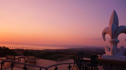 Villa in cima ad una collina con visuale incantevole sul lago di Bolsena Villa in Montefiascone