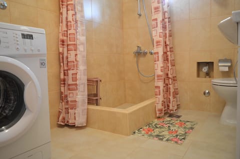 Sunny Apartment in Montenegro