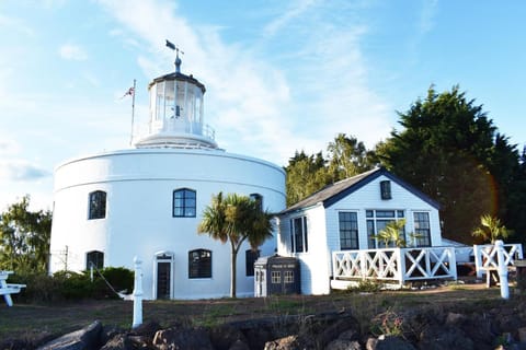 The West Usk Lighthouse Lightkeepers Lodge Bed and Breakfast in Newport