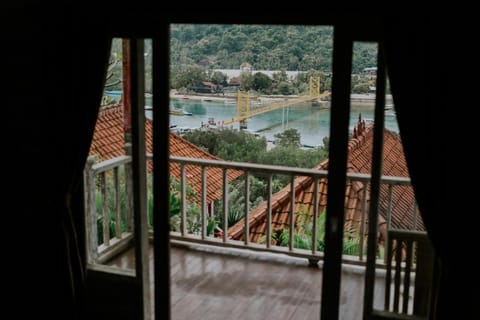 Lanussa Hill Villa Campground/ 
RV Resort in Nusapenida