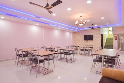 OYO Flagship Hotel Rajmahal Hotel in Jaipur