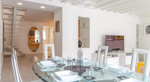 Luxury 350 Sq Mt flat with Terrace central Trieste Apartment in Trieste