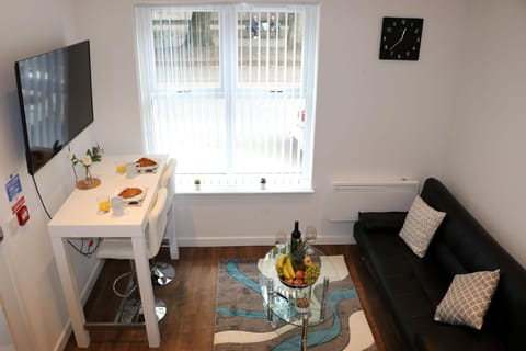 Newly Refurbished 1-Bedroom Flat near Town Centre Apartment in Stoke-on-Trent