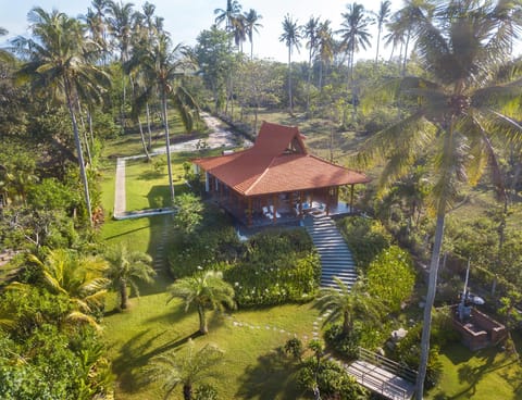 Beachfront Villa Ronggo Mayang at Balian Villa in West Selemadeg