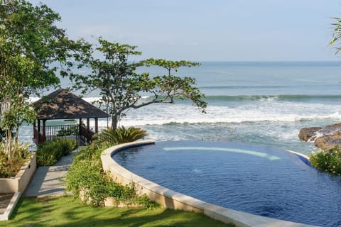 Beachfront Villa Ronggo Mayang at Balian Villa in West Selemadeg