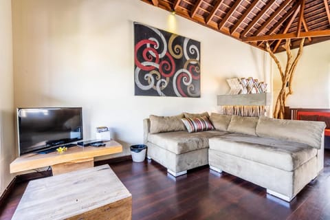 Beachfront Three-bedroom Villa Yuyu Villa in West Selemadeg