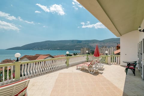 Boka Bay Apartment # 4  Apartment in Dubrovnik-Neretva County