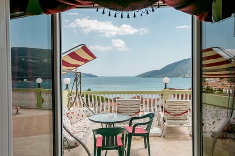 Boka Bay Apartment # 4  Apartment in Dubrovnik-Neretva County