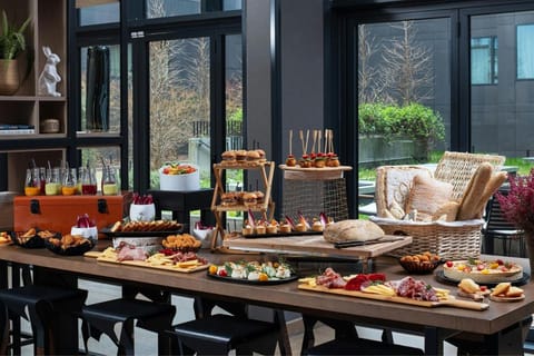 Courtyard by Marriott Paris Porte de Versailles Hotel in Issy-les-Moulineaux