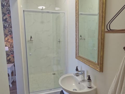 Thyme Wellness Spa and Guesthouse Bed and Breakfast in Cape Town