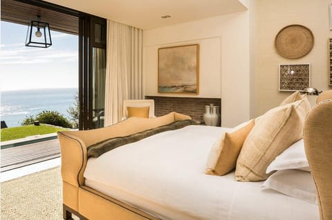 Top-end 4 bedroom Luxury Pool Villa - Clifton Villa in Camps Bay