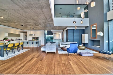 Beautiful Modern Luxury  Villa - Fresnaye - 4BR Villa in Sea Point