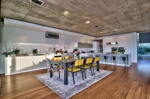 Beautiful Modern Luxury  Villa - Fresnaye - 4BR Villa in Sea Point