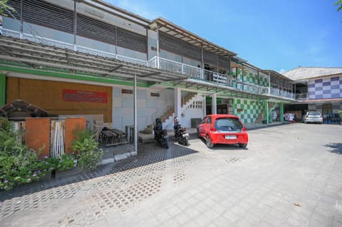 RedDoorz @ De'balcon Accomodation Kuta Bali Hotel in Kuta