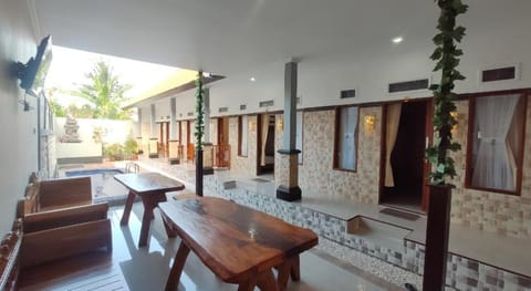 Gedhong Hostel Hostel in Nusapenida