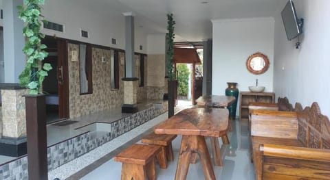 Gedhong Hostel Hostel in Nusapenida