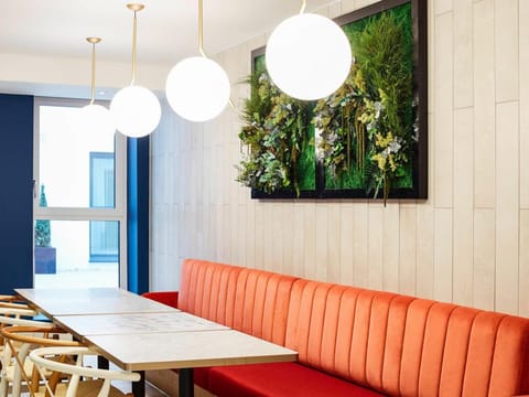 Aparthotel Adagio Leicester Hotel in Broadland District