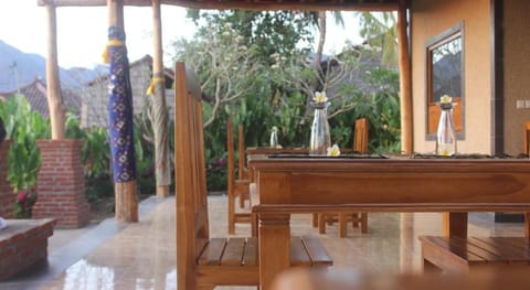 Eliska Sari Bungalow Sumberkima Bed and Breakfast in Bali
