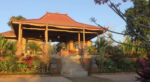 Eliska Sari Bungalow Sumberkima Bed and Breakfast in Bali