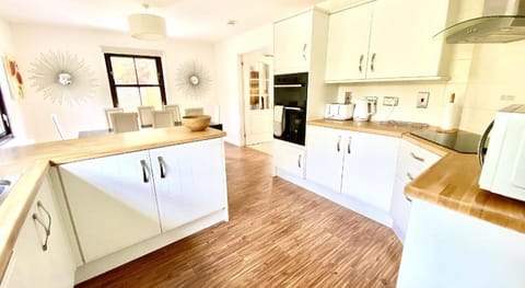 Lochindaal Hotel in England